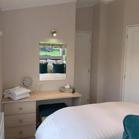 Chalet The Hollin Retreat At Hollin Barn Park Thirsk
