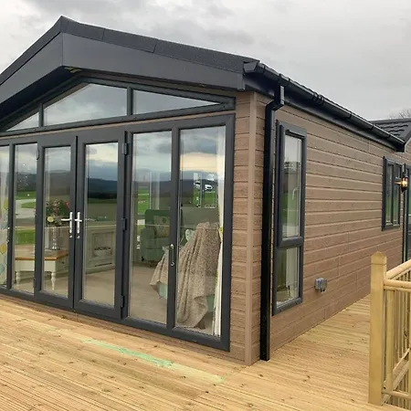 Chalet The Hollin Retreat At Hollin Barn Park *
