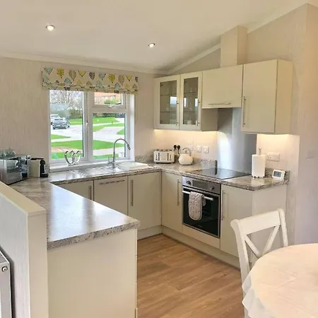 The Hollin Retreat At Hollin Barn Park Chalet