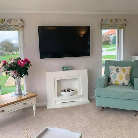 Chalet The Hollin Retreat At Hollin Barn Park *